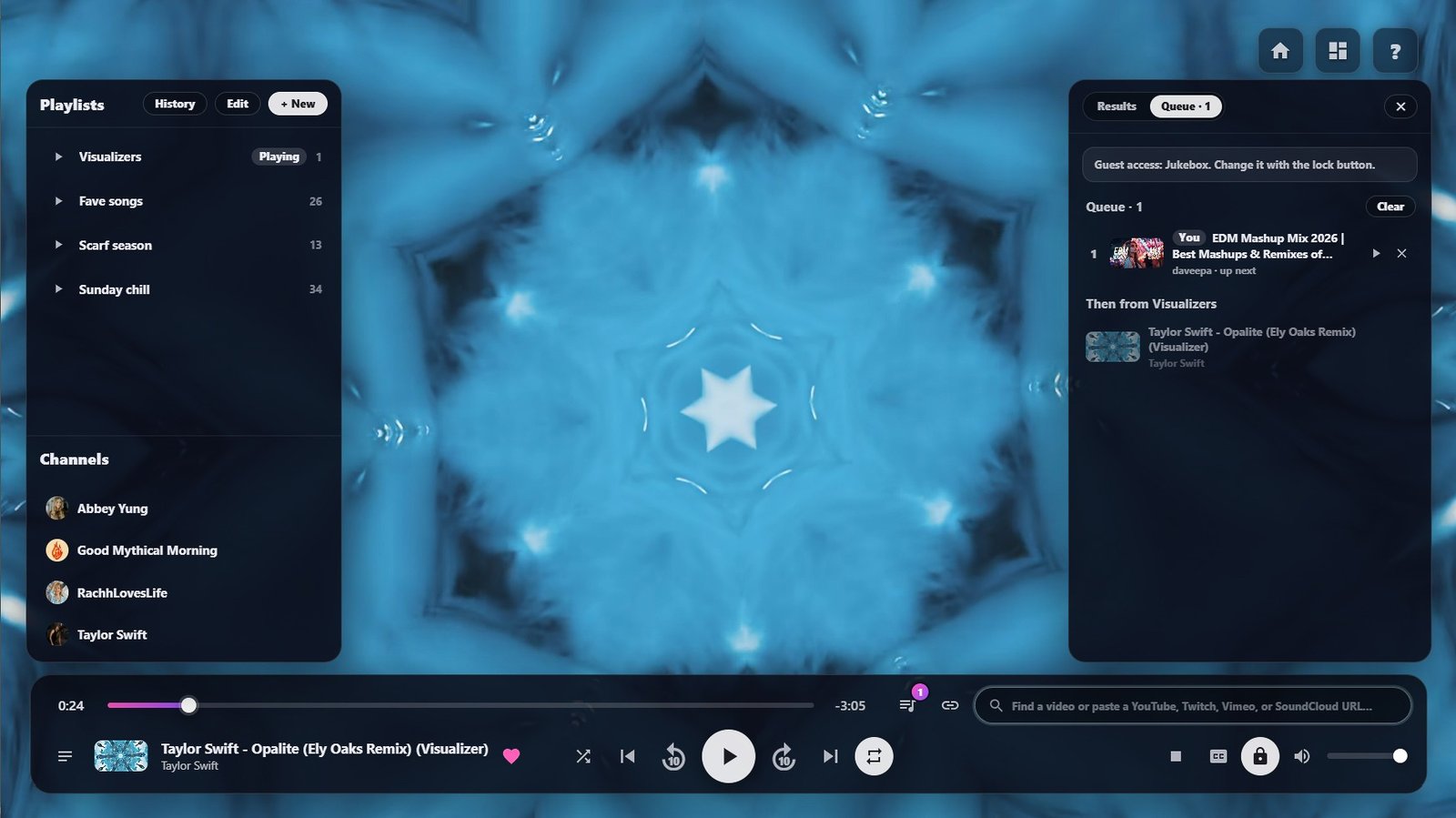 SyncStudio main screen, with the Playlists panel on the left, the Queue panel on the right and the playback bar along the bottom.